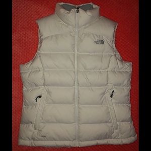 NEW Bright White Puffy North Face Vest Size Large